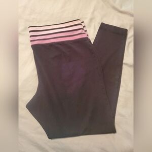 Livi Active Yoga Pants Size 18/20.